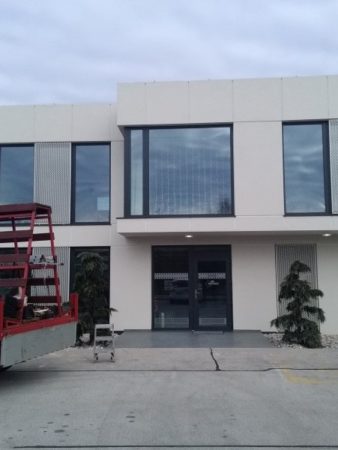 okna-bela-plasticna-018