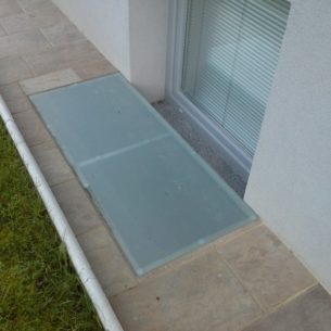 steklen-nadstresek-za-avtomobile-009