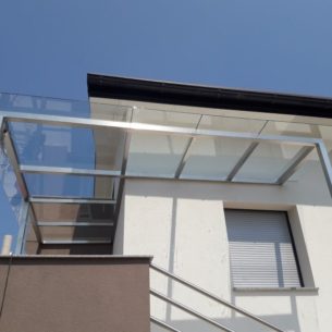 steklena-ograja-in-nadstresek-014